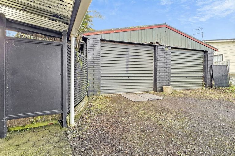 Photo of property in 1/3 Clarks Beach Road, Clarks Beach, 2122