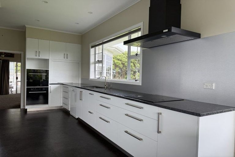 Photo of property in 55 Pohutukawa Place, Bell Block, New Plymouth, 4312
