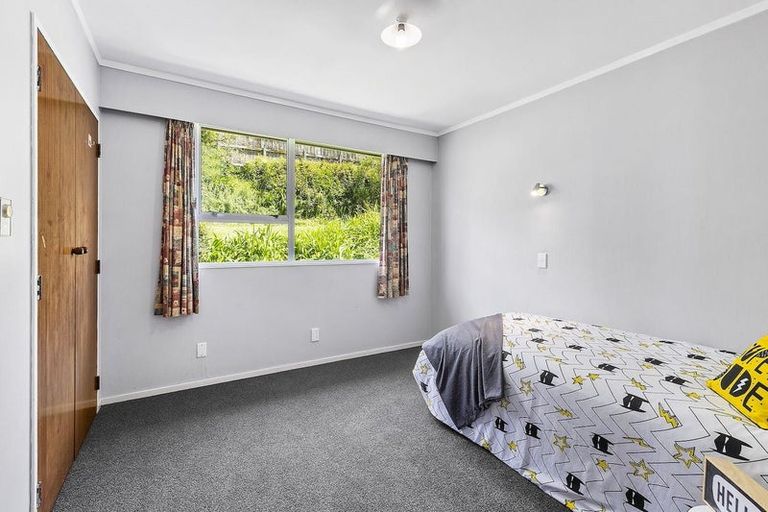Photo of property in 17 Malaghan Grove, Johnsonville, Wellington, 6037