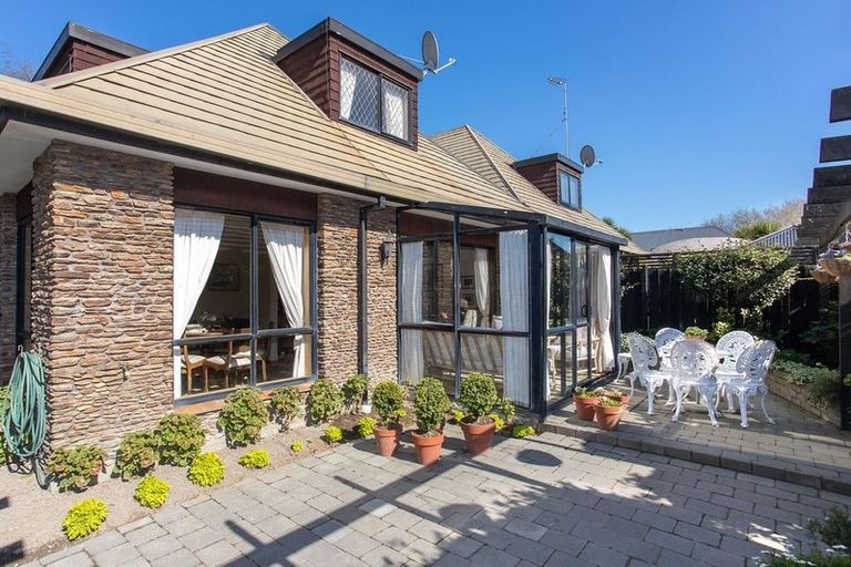 Photo of property in 252a Memorial Avenue, Burnside, Christchurch, 8053