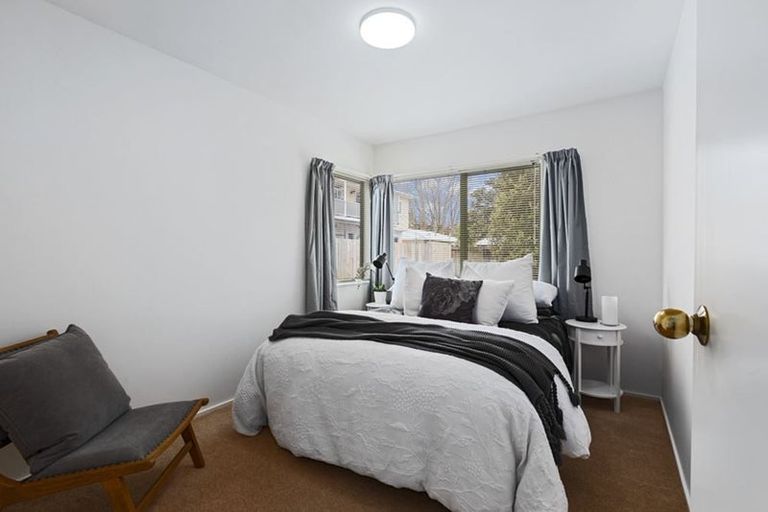 Photo of property in 1/12 Sunnyfield Crescent, Glenfield, Auckland, 0629