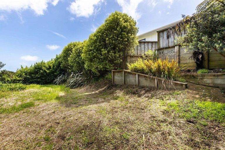 Photo of property in 11 Heta Road, Highlands Park, New Plymouth, 4312