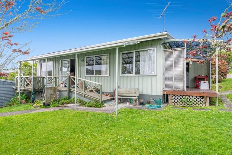 Photo of property in 4 Miro Street, Helensville, 0800