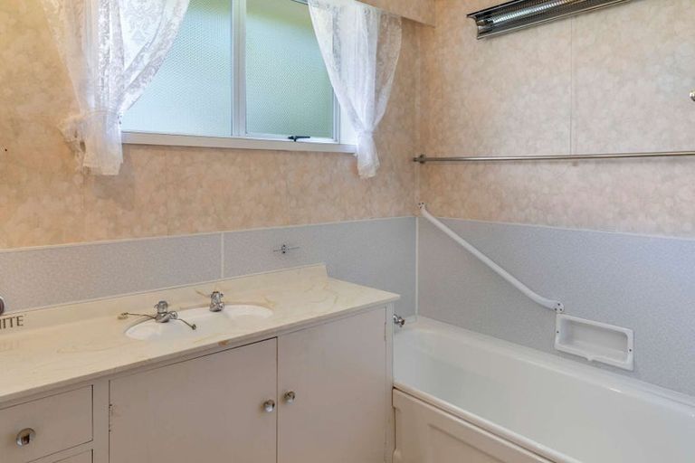 Photo of property in 10 Lewis Street, Gore, 9710