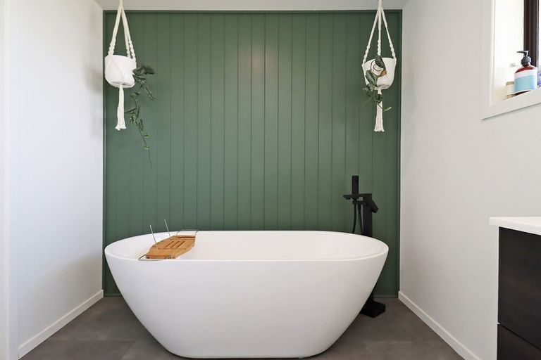 Photo of property in 15a Oakleigh Crescent, Oamaru North, Oamaru, 9400