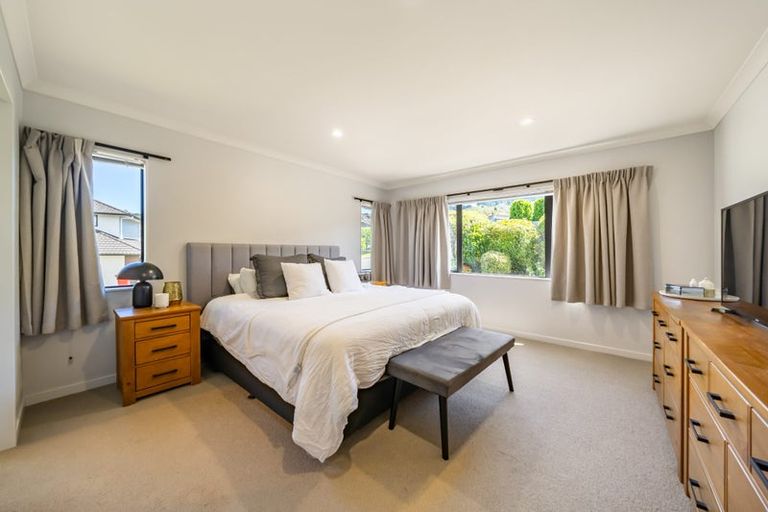 Photo of property in 14 Cosgrove Rise, Riverstone Terraces, Upper Hutt, 5018