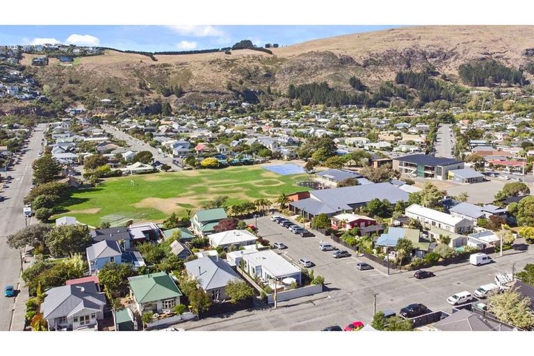 Photo of property in 33 Stoke Street, Sumner, Christchurch, 8081