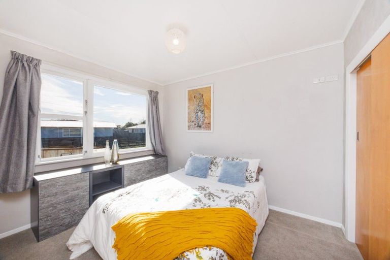 Photo of property in 2 Lockhart Avenue, Milson, Palmerston North, 4414