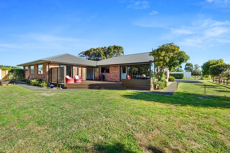 Photo of property in 111 Queens Road, Glen Avon, New Plymouth, 4312