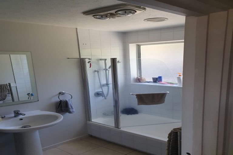 Photo of property in 2/442c Mairehau Road, Parklands, Christchurch, 8083