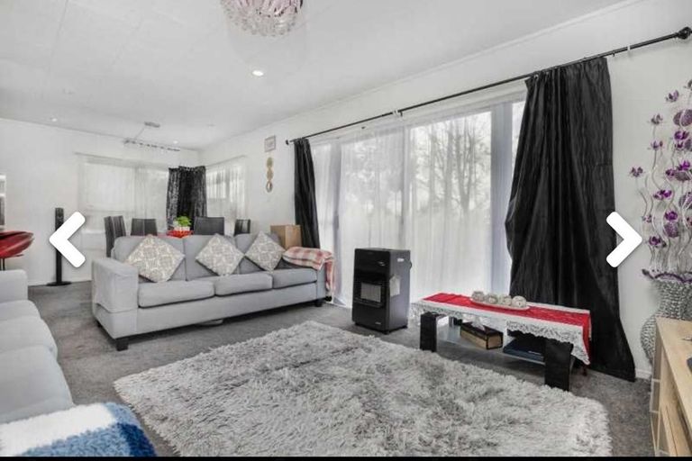 Photo of property in 64 Reynella Drive, Massey, Auckland, 0614