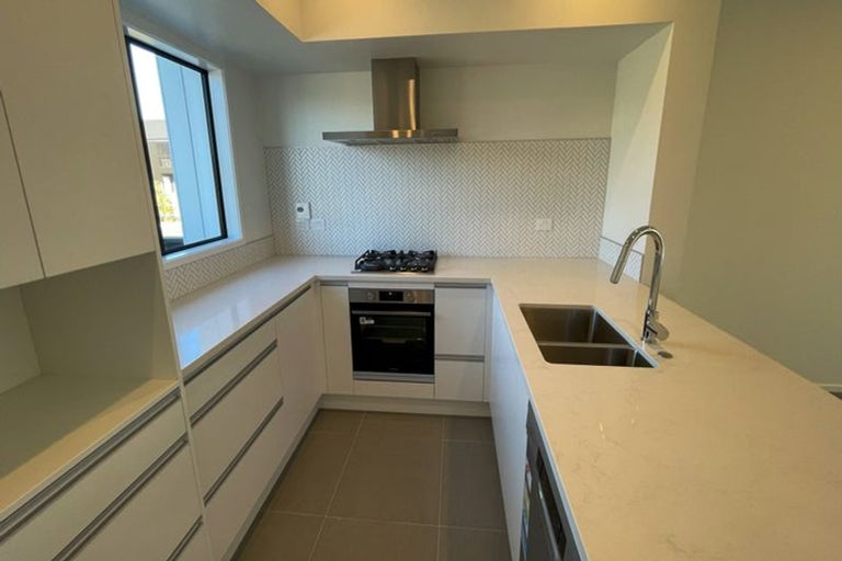 Photo of property in 26 Manarini Road, Westgate, Auckland, 0614