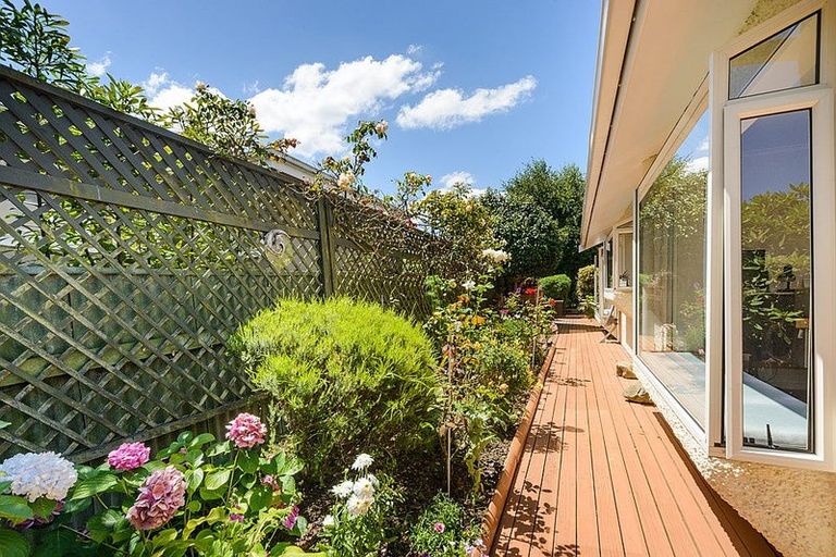 Photo of property in 3 The Glen, Hokowhitu, Palmerston North, 4410