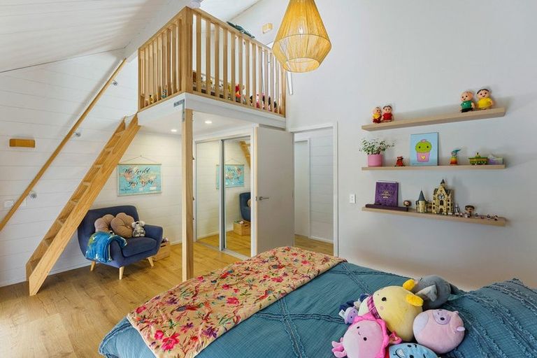 Photo of property in 175 Raumati Road, Raumati Beach, Paraparaumu, 5032