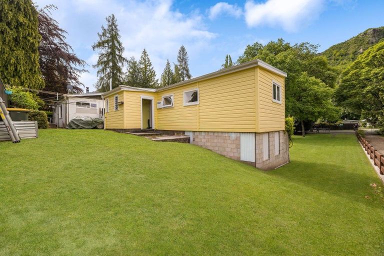 Photo of property in 74 Buckingham Street, Arrowtown, 9302