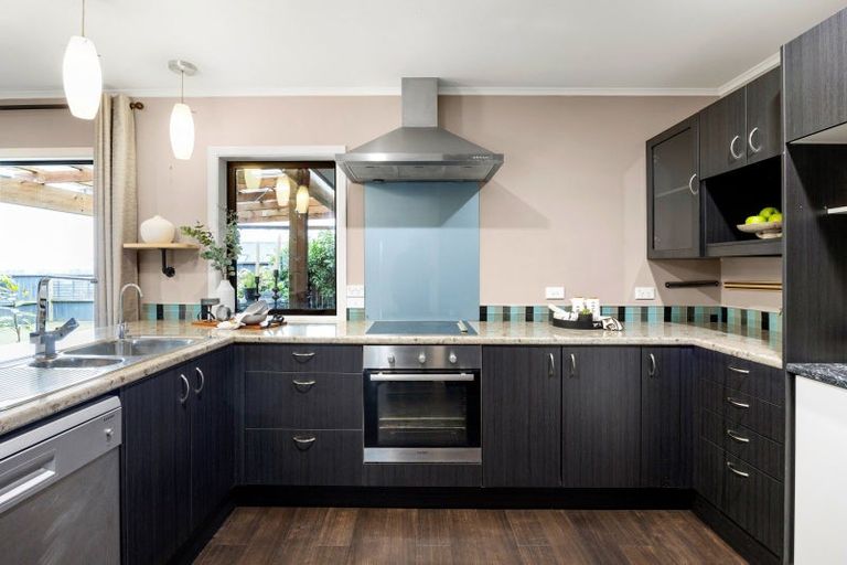 Photo of property in 5 Ruske Place, Grandview Heights, Hamilton, 3200