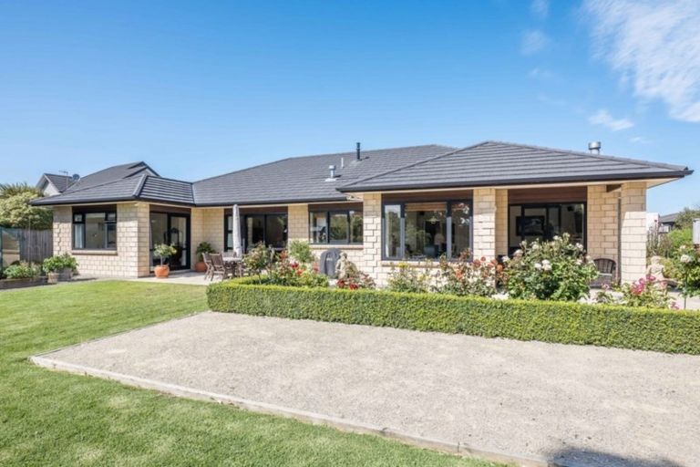 Photo of property in 57 Kotuku Drive, Paraparaumu Beach, Paraparaumu, 5032