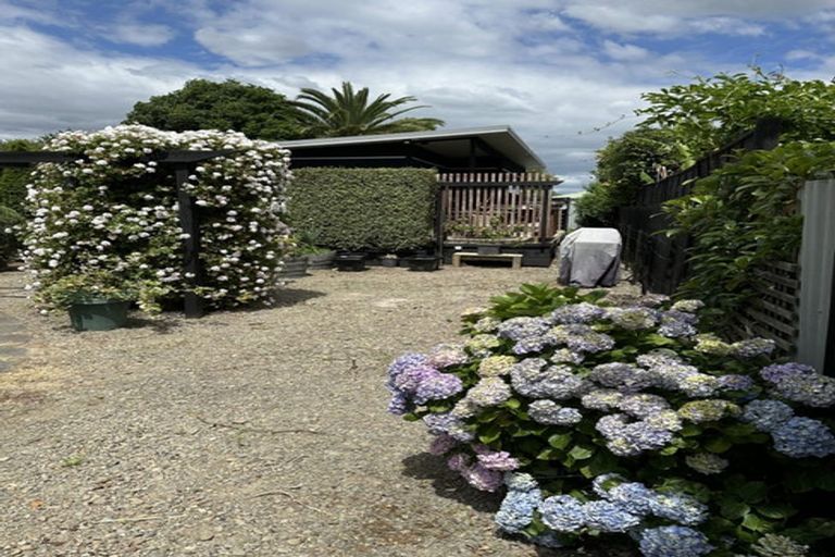 Photo of property in 12 Memorial Park Avenue, Haumoana, 4102