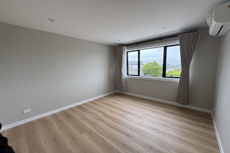 Photo of property in 42 Manu Place, Pinehill, Auckland, 0632