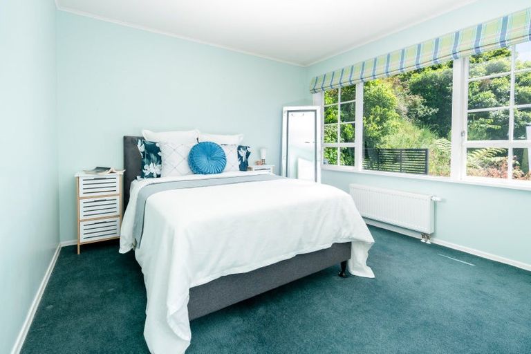 Photo of property in 8 Lethenty Way, Karori, Wellington, 6012