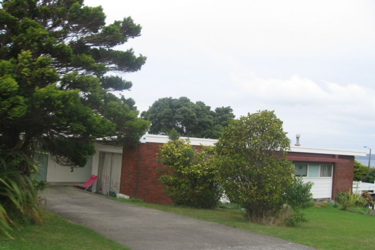 Photo of property in 12 Dowse Drive, Maungaraki, Lower Hutt, 5010
