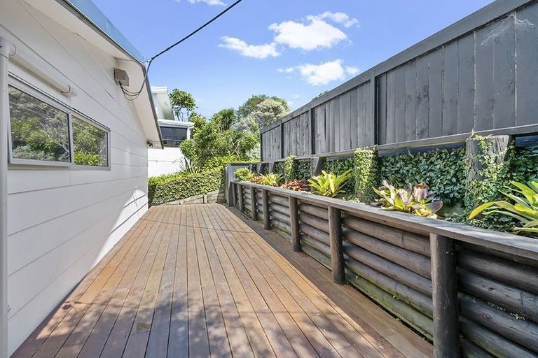 Photo of property in 25a Matai Road, Stanmore Bay, Whangaparaoa, 0932