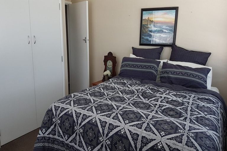 Photo of property in 2 Staines Avenue, Mangere East, Auckland, 2024