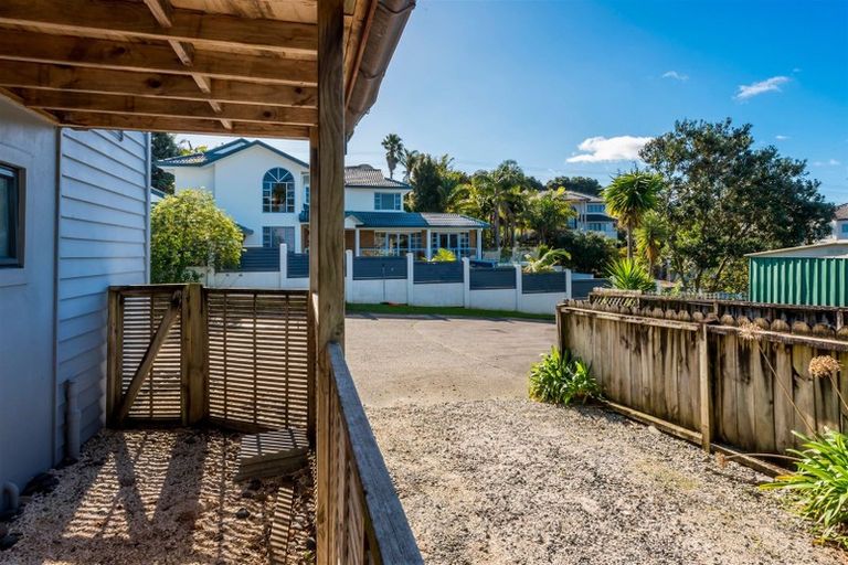 Photo of property in 20a Belleaire Court, West Harbour, Auckland, 0618