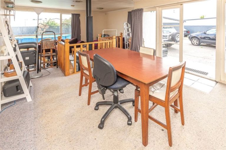 Photo of property in 10 Leamington Street, Castlecliff, Whanganui, 4501