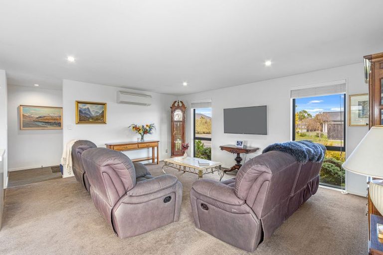 Photo of property in 30 Gosling Crescent, Halswell, Christchurch, 8025