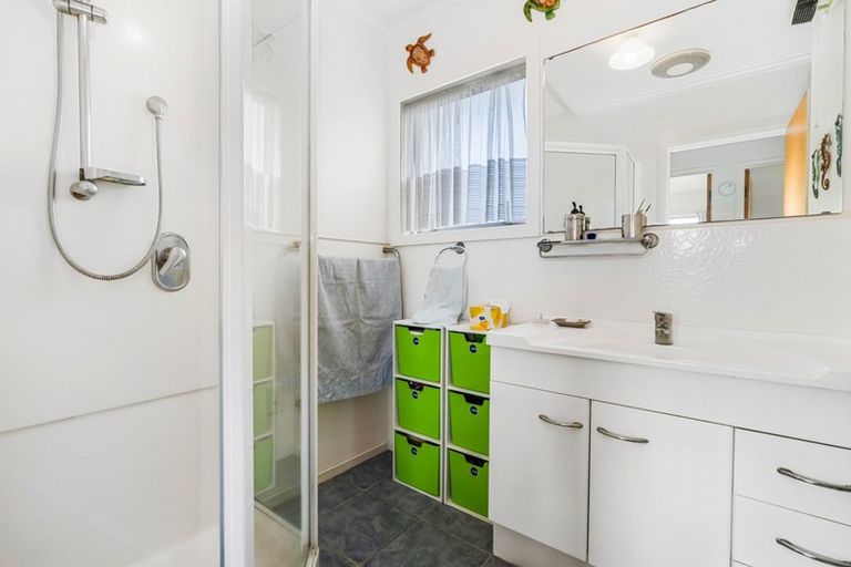 Photo of property in 11 Mountain Road, Morningside, Whangarei, 0110