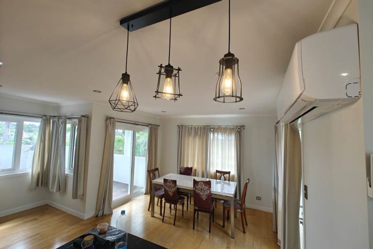 Photo of property in 31 Mandeville Place, Unsworth Heights, Auckland, 0632