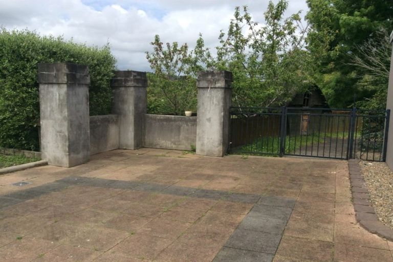 Photo of property in 87 Tawa Road, Kumeu, 0891