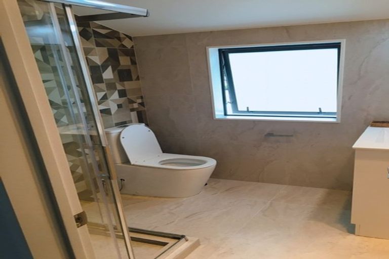 Photo of property in 425d Great South Road, Opaheke, Papakura, 2113