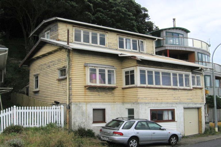 Photo of property in 168 The Esplanade, Island Bay, Wellington, 6023