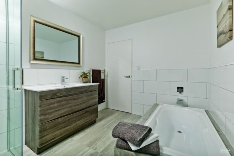 Photo of property in 17 Nigel Road, Browns Bay, Auckland, 0630