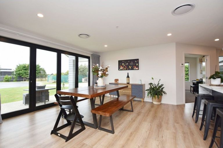 Photo of property in 18 Pegasus Place, Seaward Bush, Invercargill, 9812