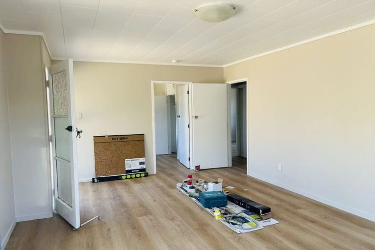 Photo of property in 8 Ranui Station Road, Ranui, Auckland, 0612