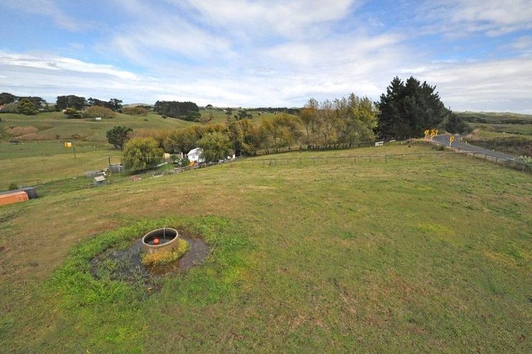 Photo of property in 143 Karioitahi Road, Waiuku, 2683