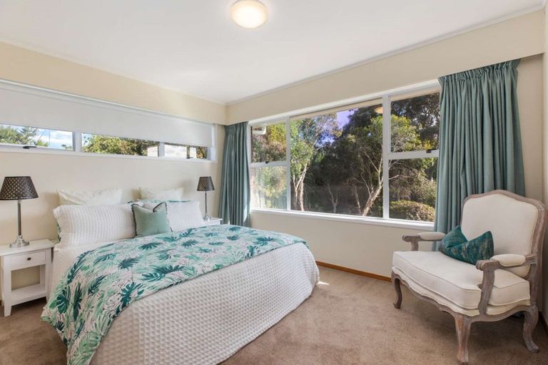 Photo of property in 11 Grassmere Road, Henderson Valley, Auckland, 0612