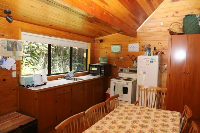 Photo of property in 27 Hauraki Terrace, Pukawa Bay, Turangi, 3381