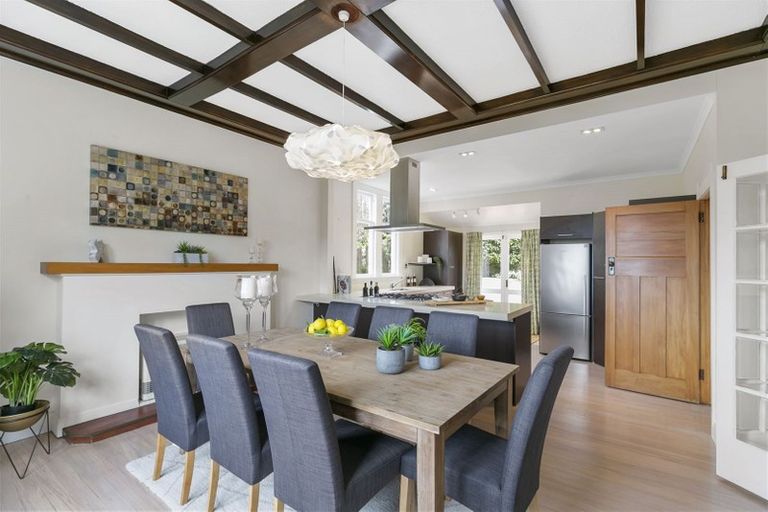 Photo of property in 120 Trelissick Crescent, Ngaio, Wellington, 6035