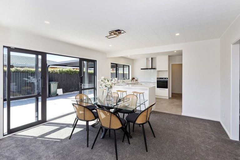 Photo of property in 2 Cutts Road, Russley, Christchurch, 8042