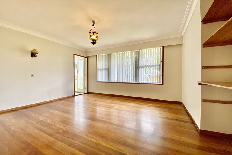 Photo of property in 14 Hillcrest Grove, Hillpark, Auckland, 2102