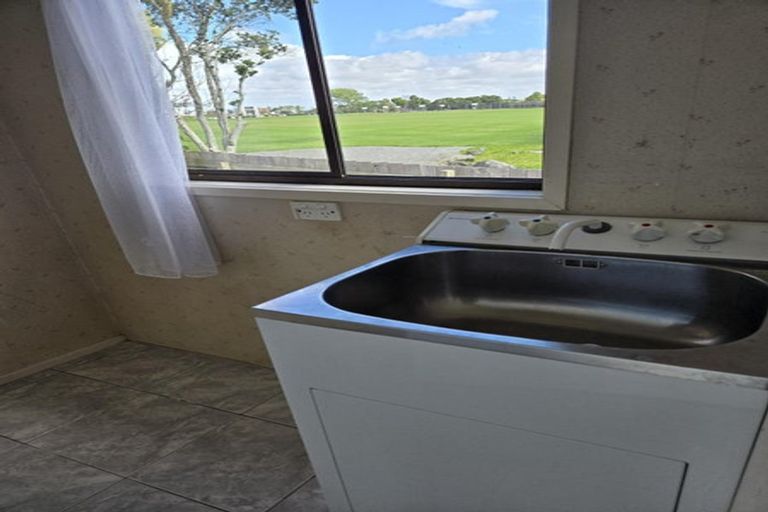 Photo of property in 1/95 Bond Crescent, Forrest Hill, Auckland, 0620