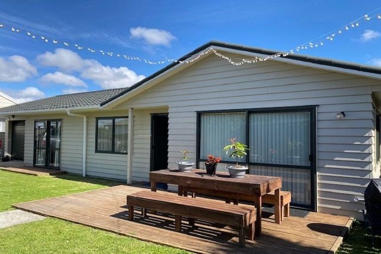 Photo of property in 11a Coubray Place, Botany Downs, Auckland, 2010