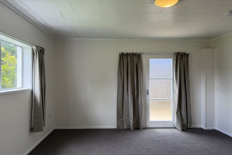 Photo of property in 10 Ciprian Place, Henderson, Auckland, 0612