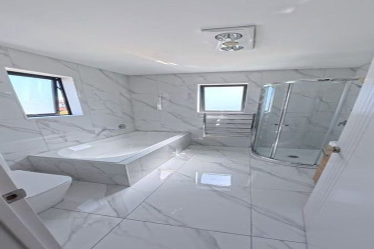 Photo of property in 11 Pihoihoi Place, Hobsonville, Auckland, 0616