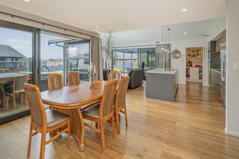 Photo of property in 20 Topping Place, Whitianga, 3510