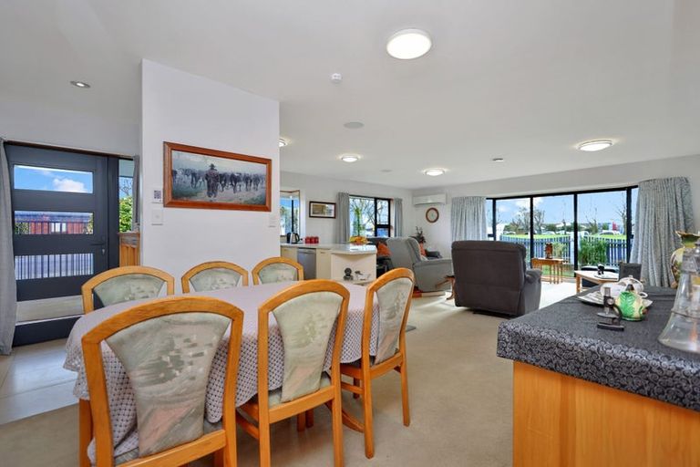 Photo of property in 21 Mona Square, Ashburton, 7700